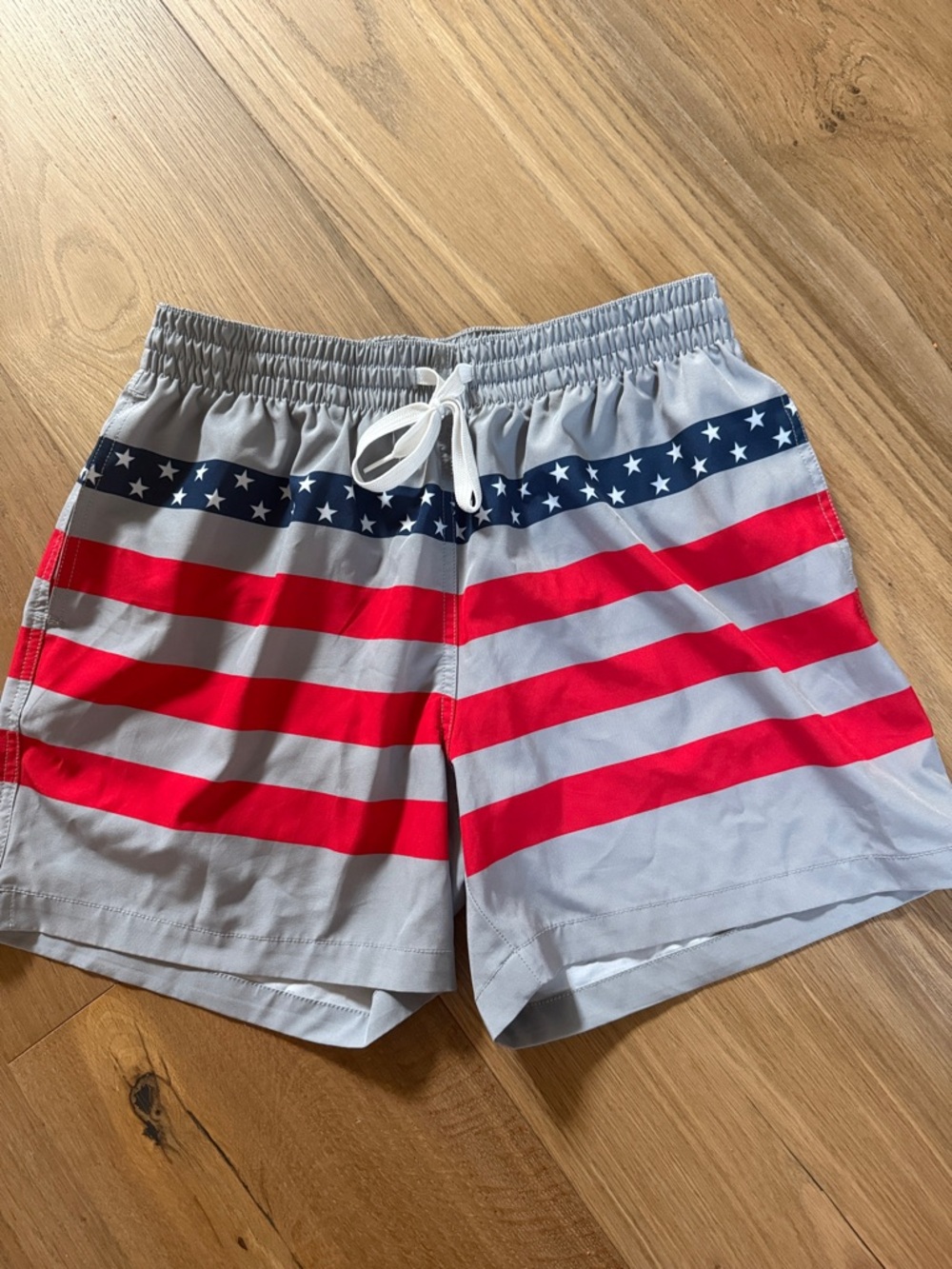 Chubbies Men's American Flag Swim Shorts - Gray & Red